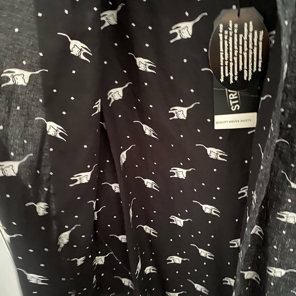 Button down - Picture 3 of 3